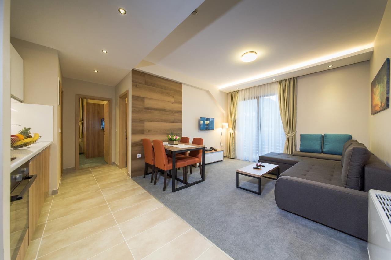 Mons Aparthotel 4*