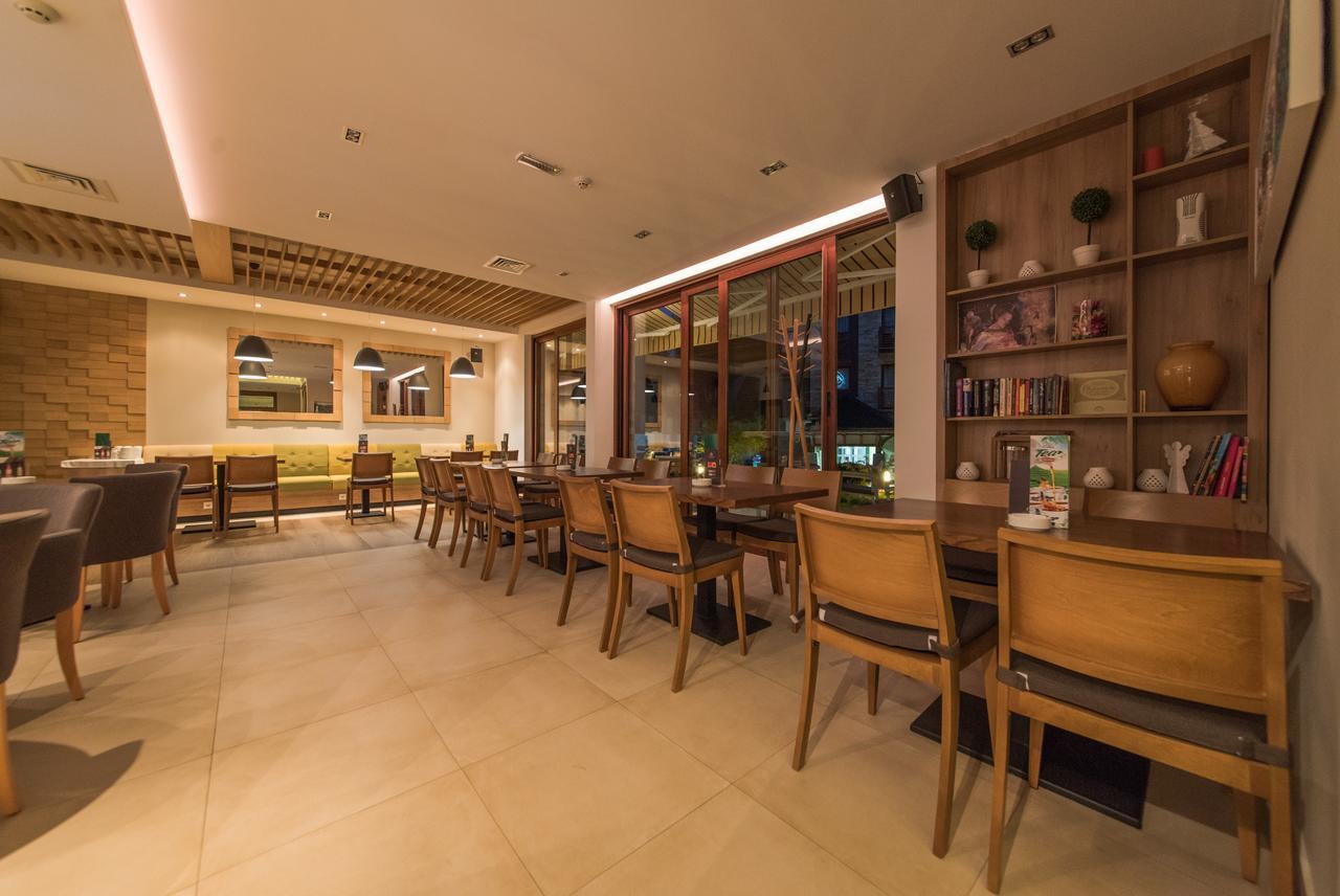 Aparthotel Mons 4*